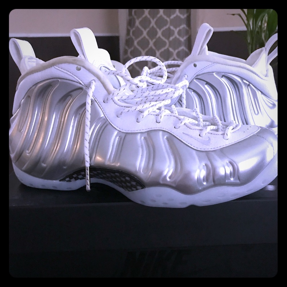 Nike foamposite one chrome and white